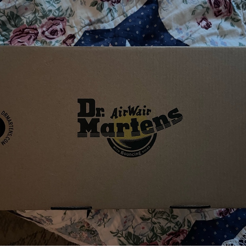 Dr. Martens Jorge II Dark Khaki Footwear - Picture 7 of 14